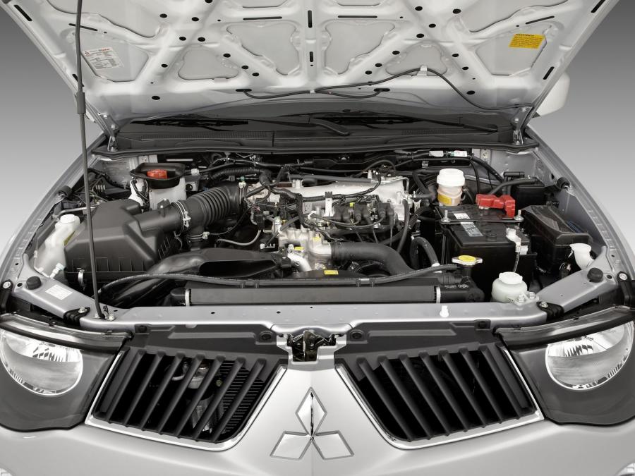  Mitsubishi L200 4Life Double Cab 2006 года  (фото 10 из 14)